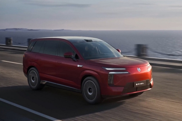 Представлен кроссовер Denza N8L от BYD: младший, но не менее роскошный Представлен кроссовер Denza N8L от BYD: младший, но не менее роскошный