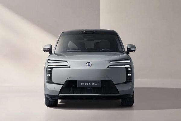 Представлен кроссовер Denza N8L от BYD: младший, но не менее роскошный Представлен кроссовер Denza N8L от BYD: младший, но не менее роскошный