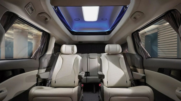 Kia обновила роскошный минивэн Carnival Hi Limousine, цены известны
