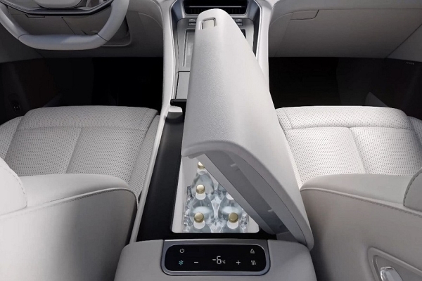 Представлен кроссовер Denza N8L от BYD: младший, но не менее роскошный Представлен кроссовер Denza N8L от BYD: младший, но не менее роскошный