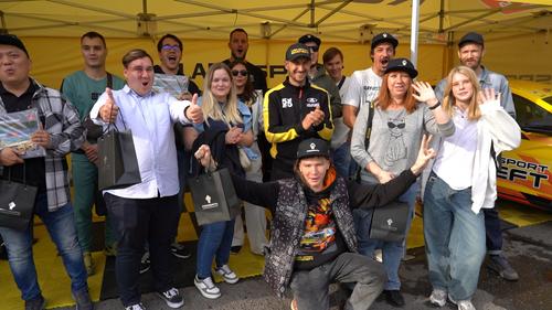 «Роснефть» организовала в Москве виртуальные гонки с пилотом LADA Sport ROSNEFT