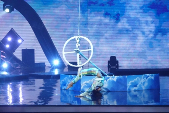 Премьера сезона: театр + цирк = «Русская мечта»