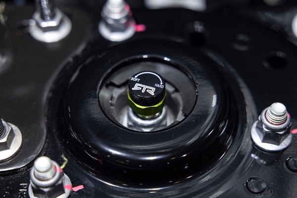 Ford Mustang RTR Spec 5: карбоновый обвес в стиле киберпанк, 882 л.с., можно выбрать МКП Ford Mustang RTR Spec 5: карбоновый обвес в стиле киберпанк, 882 л.с., можно выбрать МКП