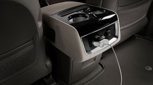 Kia обновила роскошный минивэн Carnival Hi Limousine, цены известны