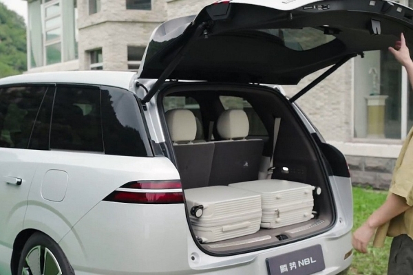 Представлен кроссовер Denza N8L от BYD: младший, но не менее роскошный Представлен кроссовер Denza N8L от BYD: младший, но не менее роскошный