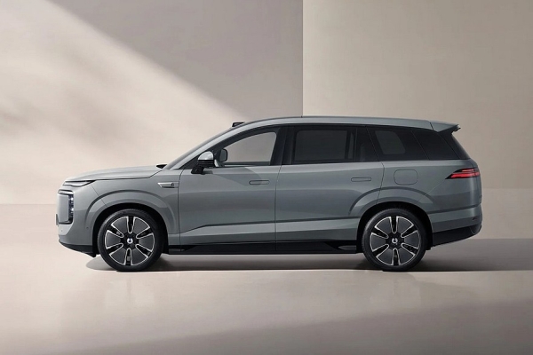 Представлен кроссовер Denza N8L от BYD: младший, но не менее роскошный Представлен кроссовер Denza N8L от BYD: младший, но не менее роскошный