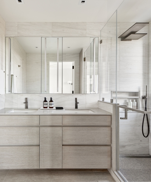  Как создать интерьер ванной комнаты, который легко убирать 