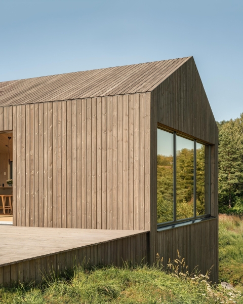 Современная вилла в суровом скандинавском ландшафте