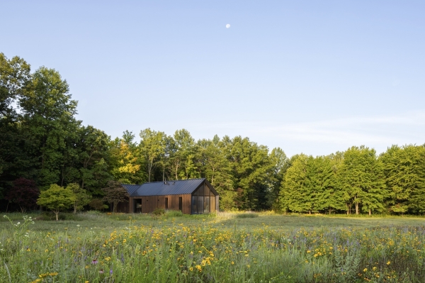 Современный гостевой дом в сельской местности