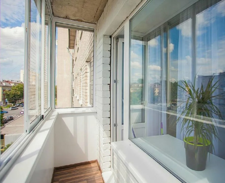 Остекление балконов Гродно - варианты, преимущества и идеи оформления