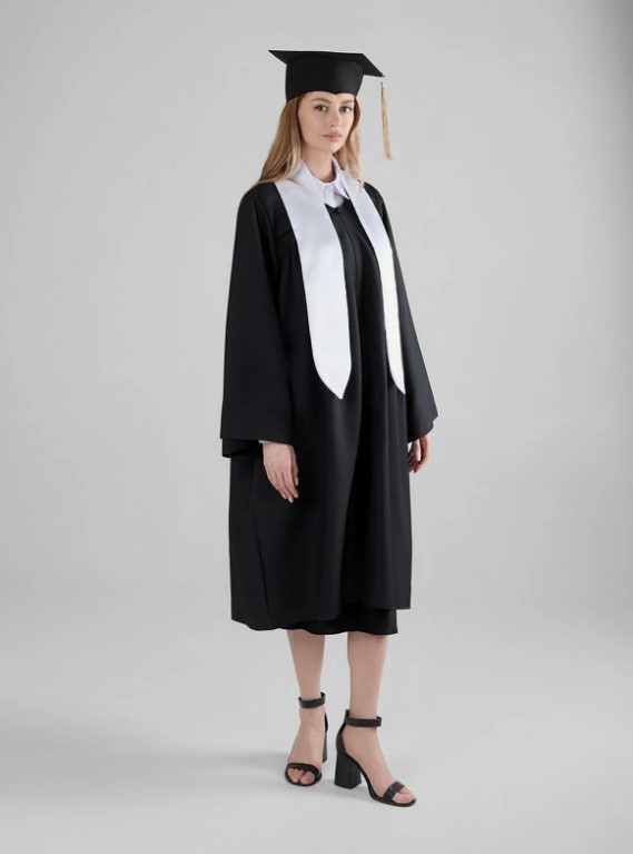 Мантия выпускника для создания ярких фотографий которые будут радовать долгие годы