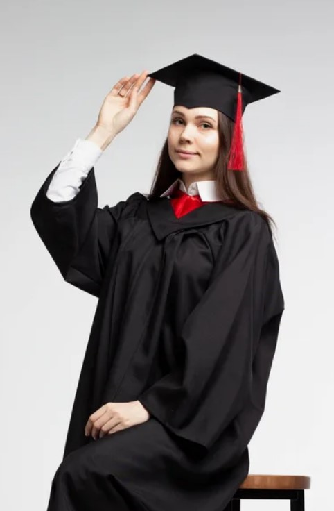 Мантия выпускника для тех кто ценит атмосферу традиций и красивых финалов