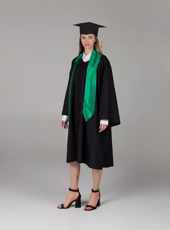 Мантия выпускника для тех кто ценит атмосферу традиций и красивых финалов