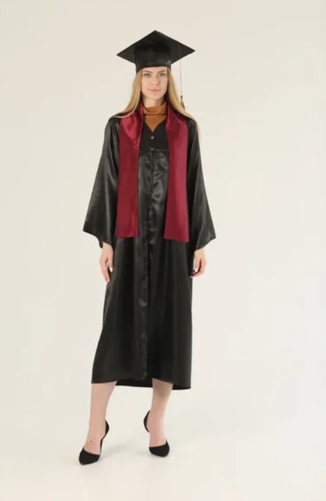 Мантия выпускника как финальный штрих который делает момент по-настоящему особенным