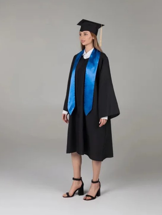 Мантия выпускника как финальный штрих который делает момент по-настоящему особенным